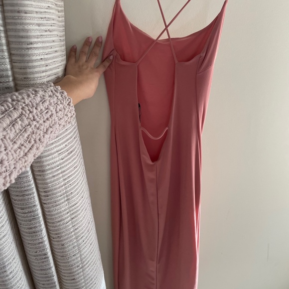 Satin peach dress - Picture 2 of 2